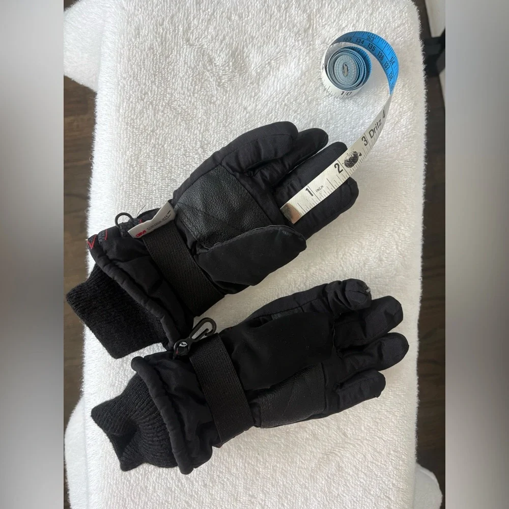 3M THINSULATE | Insulated Black and Red Winter Gloves | Kids Size S 4-7